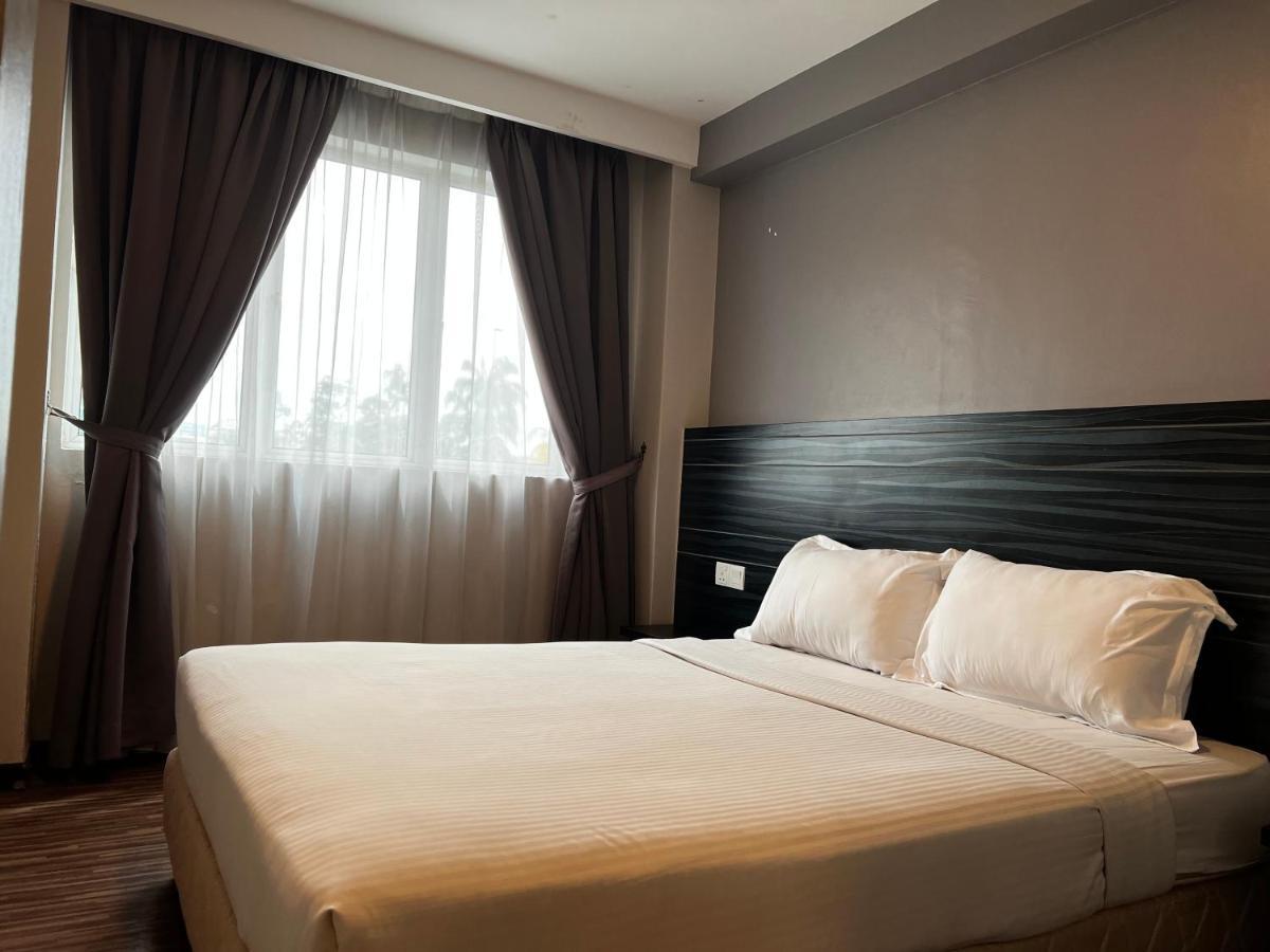 Signature Hotel Куантан Екстериор снимка