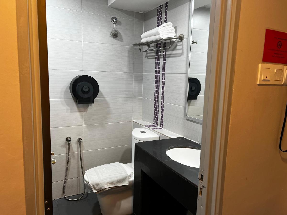 Signature Hotel Куантан Екстериор снимка