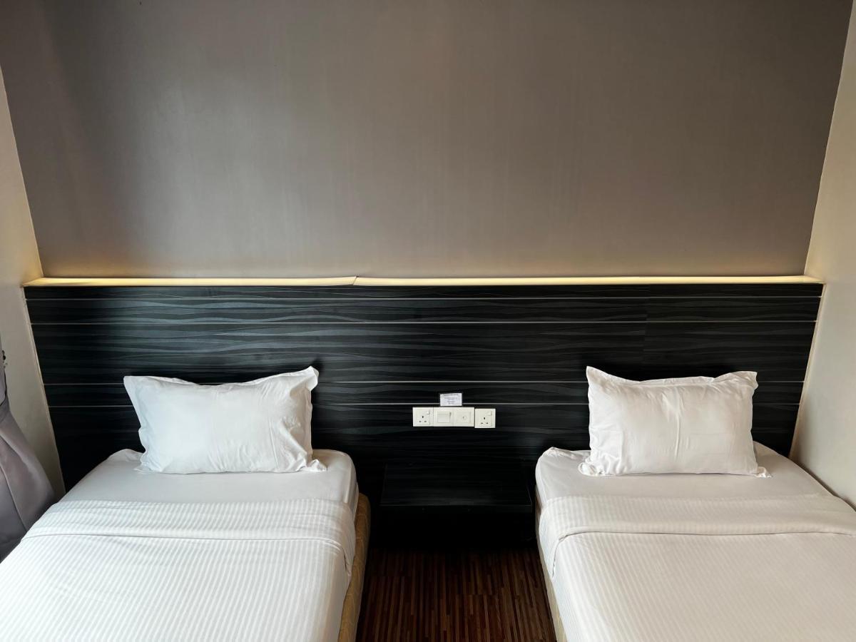 Signature Hotel Куантан Екстериор снимка