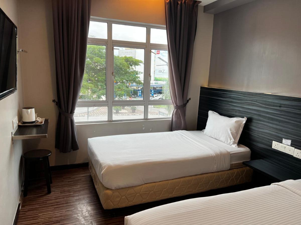 Signature Hotel Куантан Екстериор снимка