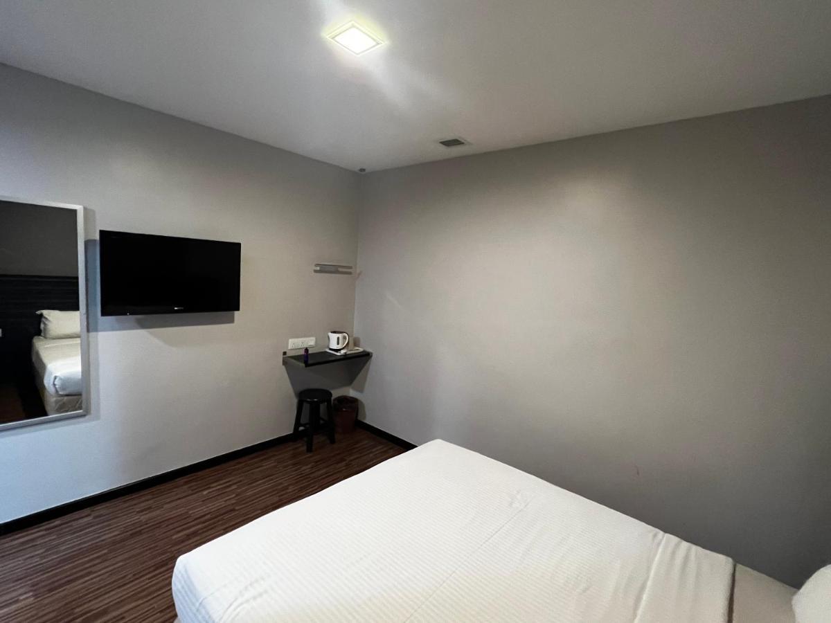Signature Hotel Куантан Екстериор снимка