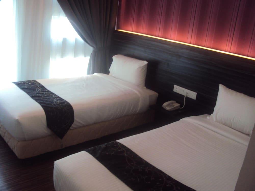 Signature Hotel Куантан Екстериор снимка