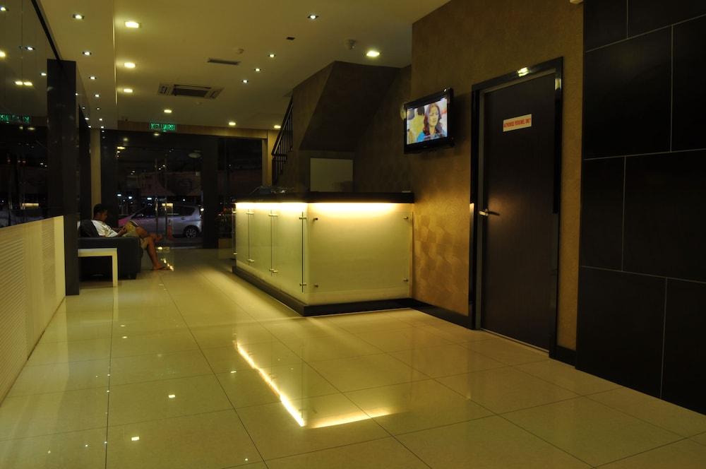 Signature Hotel Куантан Екстериор снимка