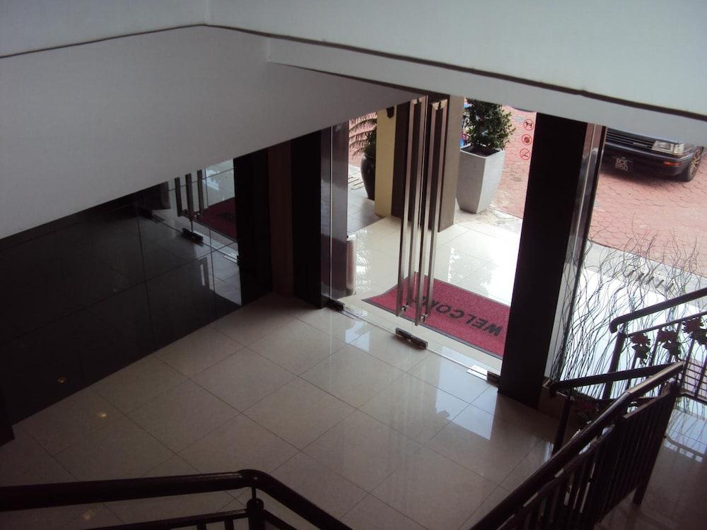 Signature Hotel Куантан Екстериор снимка