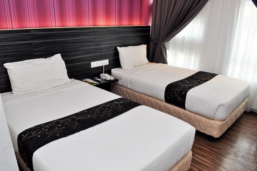 Signature Hotel Куантан Екстериор снимка
