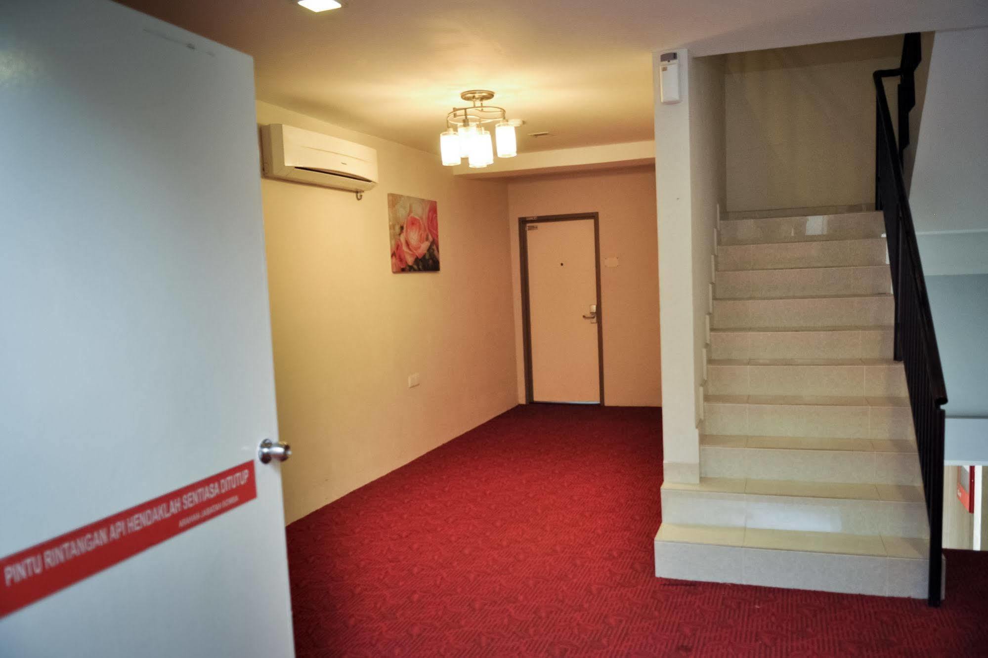 Signature Hotel Куантан Екстериор снимка