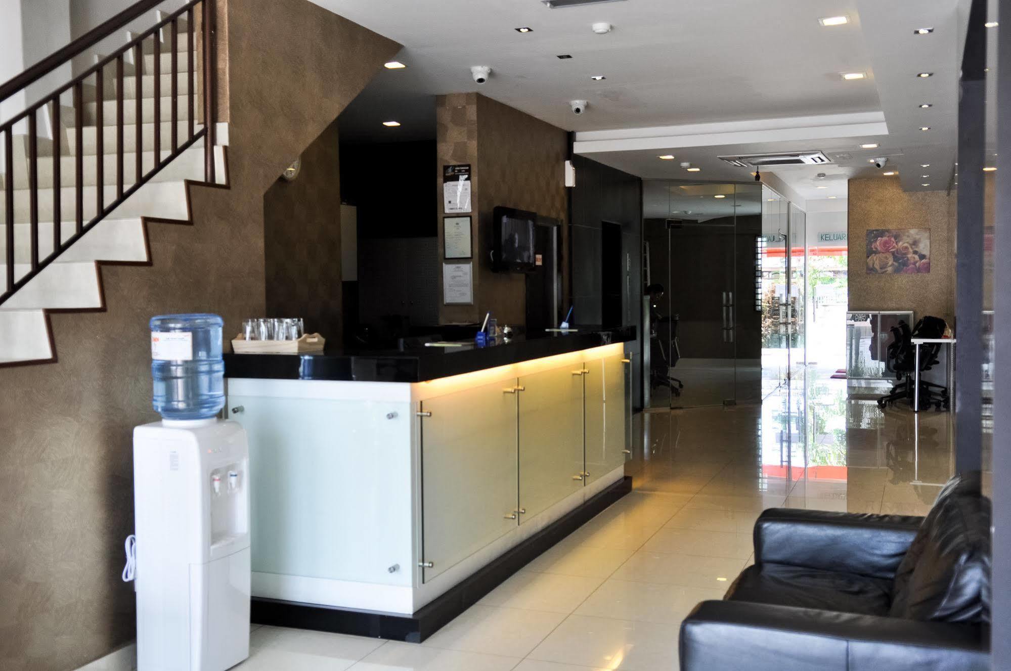 Signature Hotel Куантан Екстериор снимка